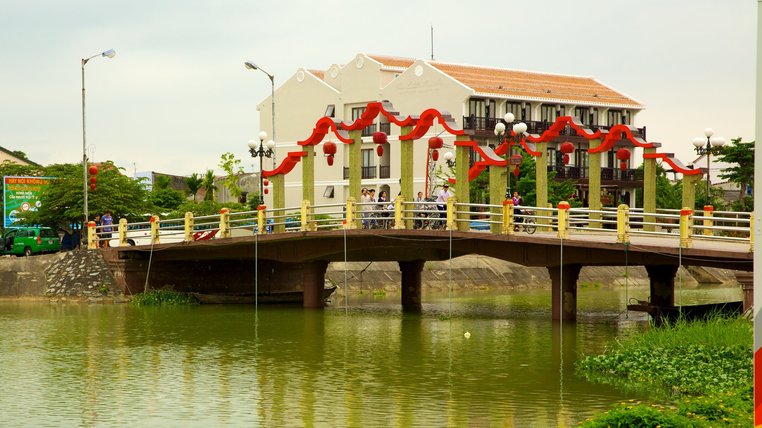 Quảng trường Sông Hoài trong đó bao gồm cảnh đường phố, quảng trường và cầu